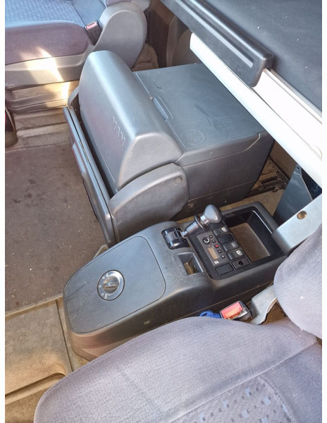 MAN 18.380 - Curtainsider truck: picture 5 MAN 18.380 - Curtainsider truck: picture 5