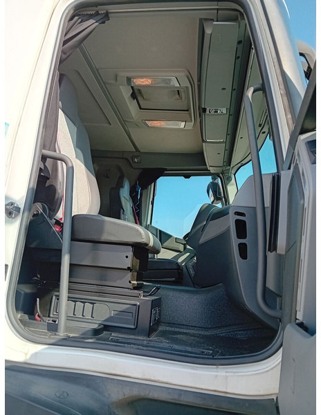Renault T440 - KD chassis - Tractor unit: picture 5 Renault T440 - KD chassis - Tractor unit: picture 5