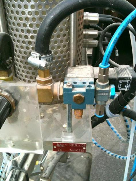 Baumer HHS C-210 2-channel glue application control system - Folding machine: picture 4 Baumer HHS C-210 2-channel glue application control system - Folding machine: picture 4