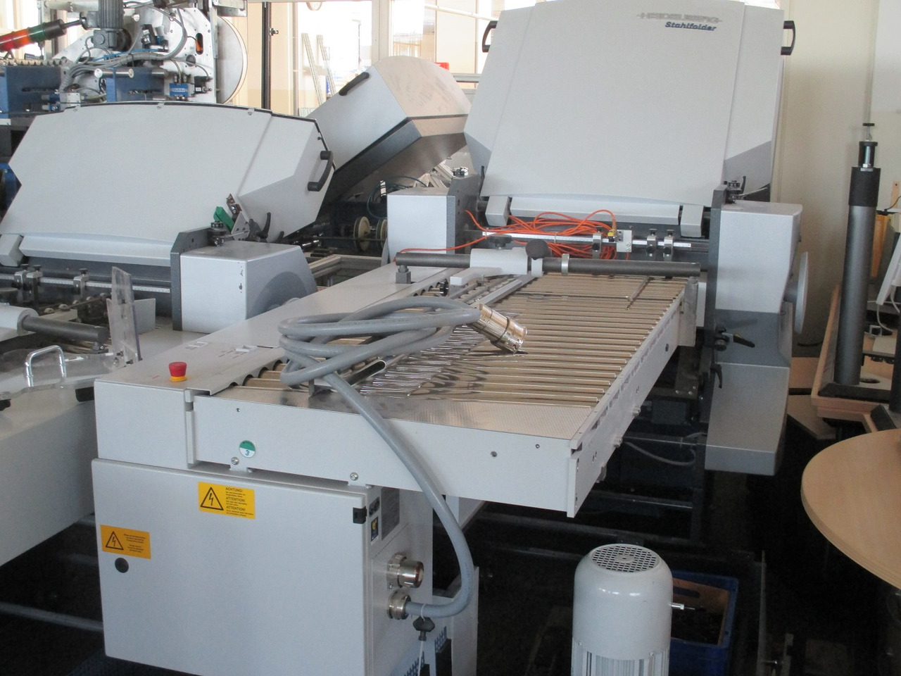 Heidelberg Stahlfolder PFH-82 pallet feeder with SSP-82 slitter shaft station - Folding machine: picture 3 Heidelberg Stahlfolder PFH-82 pallet feeder with SSP-82 slitter shaft station - Folding machine: picture 3