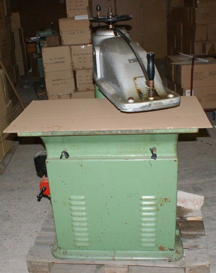 Schoen & Cie Model N 1.1/4-1 Hydraulic Pivot Arm Punch - Printing machinery: picture 3 Schoen & Cie Model N 1.1/4-1 Hydraulic Pivot Arm Punch - Printing machinery: picture 3