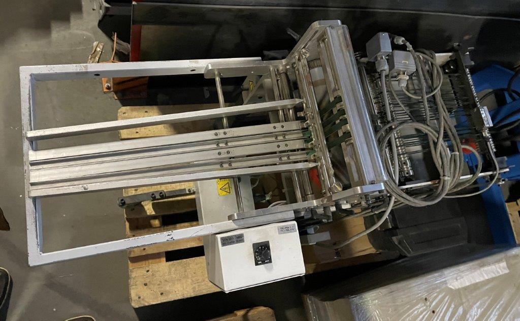 Small sized mobile stack delivery Heidelberg Stahlfolder STA 30 F - Folding machine: picture 3 Small sized mobile stack delivery Heidelberg Stahlfolder STA 30 F - Folding machine: picture 3