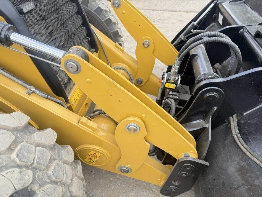 Backhoe loader CAT 444F: picture 10
