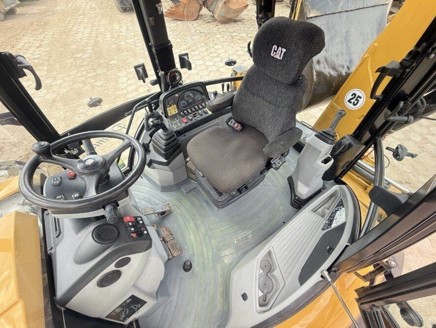 Backhoe loader CAT 444F: picture 17