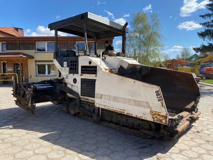 Volvo TITAN 6820 - Asphalt paver: picture 1 Volvo TITAN 6820 - Asphalt paver: picture 1