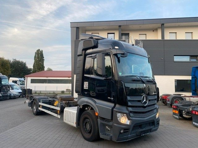 Mercedes-Benz Actros 1842 BDF LBW 1845 2x - Container transporter/ Swap body truck: picture 4 Mercedes-Benz Actros 1842 BDF LBW 1845 2x - Container transporter/ Swap body truck: picture 4
