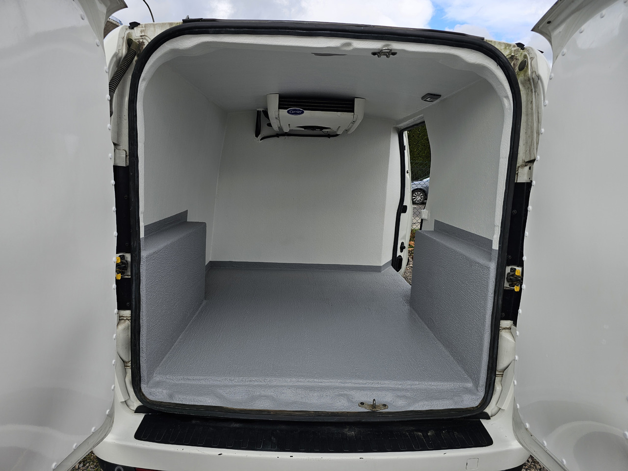 OPEL COMBO MAXI LONG CHLODNIA MROZNIA CARRIER KLIMA EURO6 - Refrigerated van: picture 2 OPEL COMBO MAXI LONG CHLODNIA MROZNIA CARRIER KLIMA EURO6 - Refrigerated van: picture 2