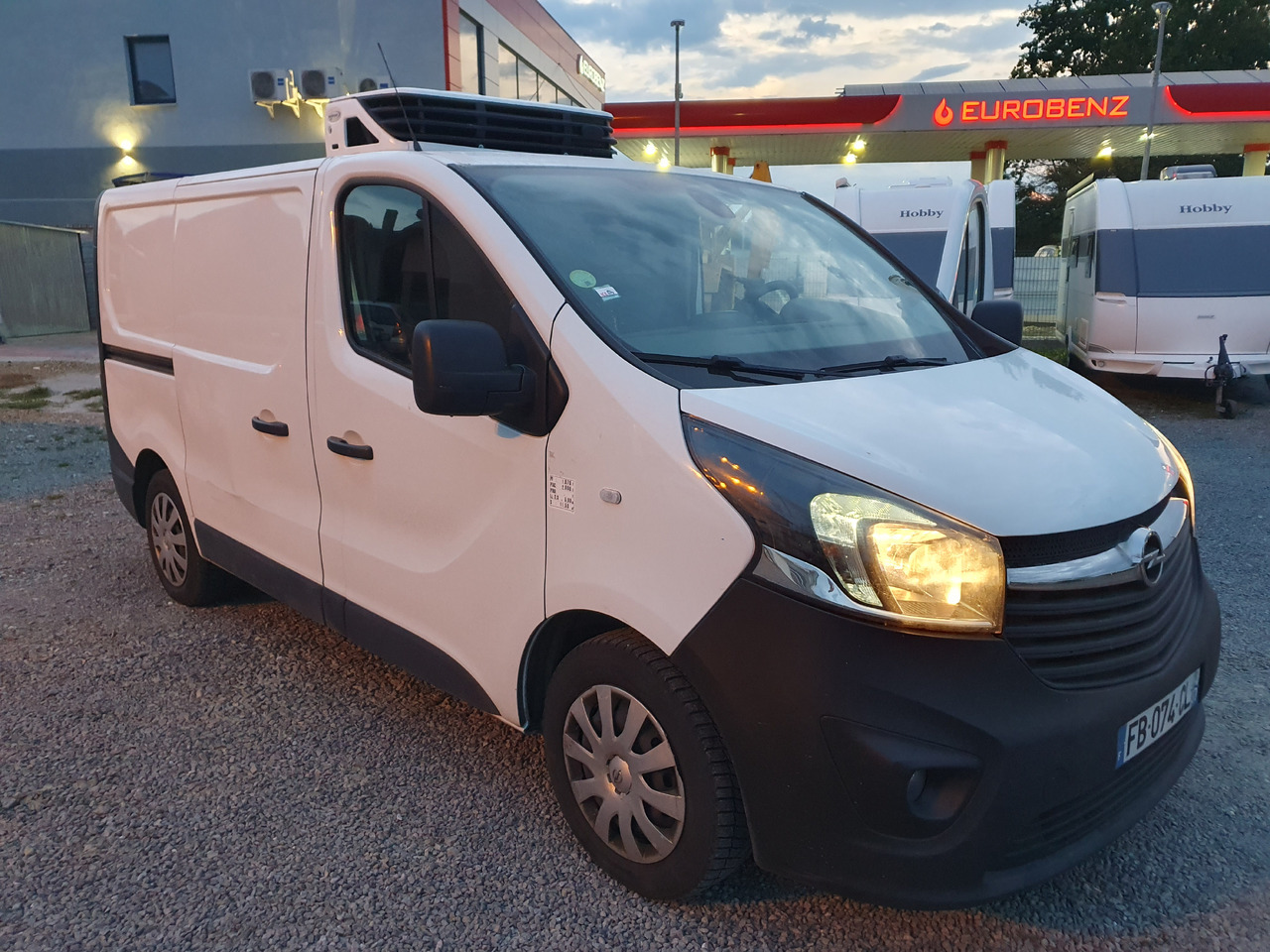 Opel VIVARO CHLODNIA CARRIER+230V KLIMA NAVI EURO6 - Refrigerated van: picture 3 Opel VIVARO CHLODNIA CARRIER+230V KLIMA NAVI EURO6 - Refrigerated van: picture 3