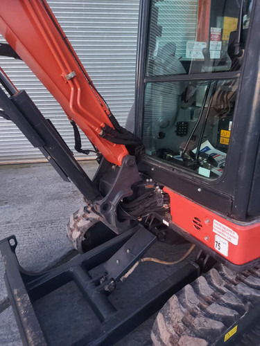 Excavator 2024 Hitachi ZXZX33-6CLR: picture 8