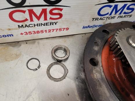 Carraro 709 Case Ford 6410, 5610, 6610 Front Axle Hub Reduction Kit 83984366 - Front axle: picture 4 Carraro 709 Case Ford 6410, 5610, 6610 Front Axle Hub Reduction Kit 83984366 - Front axle: picture 4