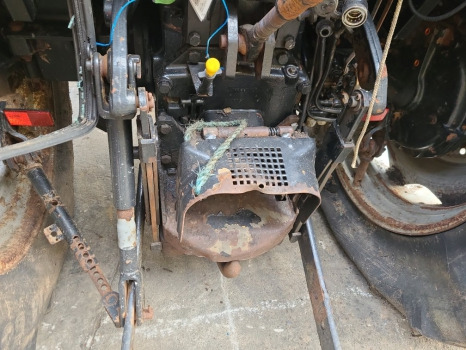 Case Jx, Farmall, New Holland Td, Td5 Series Jx80 Pick Up Hitch Complete 5093990 - Frame/ Chassis: picture 1 Case Jx, Farmall, New Holland Td, Td5 Series Jx80 Pick Up Hitch Complete 5093990 - Frame/ Chassis: picture 1