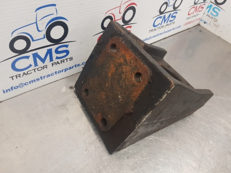 Case Maxxum 5120, 5140, 5130, 5240 Cab Front Support 1530867c1, 120205a2 - Cab suspension: picture 4 Case Maxxum 5120, 5140, 5130, 5240 Cab Front Support 1530867c1, 120205a2 - Cab suspension: picture 4