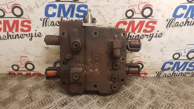 Transmission for Farm tractor Case Mxc, Maxxum Mx Series Mx110 Transmission Control Valve: picture 1