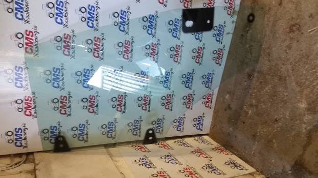 Case Mxm, Jxu New Holland Tm, Tl, Ts Series Cab Door Glass Rh 82036000 - Window and parts: picture 1 Case Mxm, Jxu New Holland Tm, Tl, Ts Series Cab Door Glass Rh 82036000 - Window and parts: picture 1