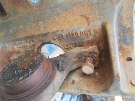 Claas 340cx Front Axle Support Housing Assy 2211200615; 0011200612; 0011200615 - Front axle for Farm tractor: picture 4 Claas 340cx Front Axle Support Housing Assy 2211200615; 0011200612; 0011200615 - Front axle for Farm tractor: picture 4