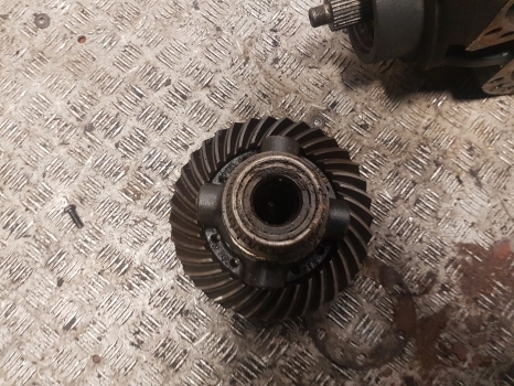 Dana Spicer 212/426 Axle Housing Bevel Gear 21201009619, 2120100901, 1120450028 - Axle and parts for Loader: picture 2 Dana Spicer 212/426 Axle Housing Bevel Gear 21201009619, 2120100901, 1120450028 - Axle and parts for Loader: picture 2