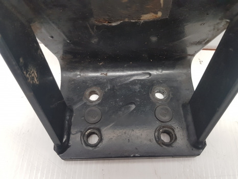 Deutz Agrotron M620 Front Mudguard Bracket 0.016.0439.2 - Fender: picture 3 Deutz Agrotron M620 Front Mudguard Bracket 0.016.0439.2 - Fender: picture 3