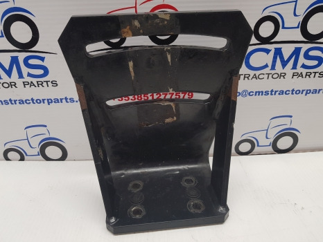 Deutz Agrotron M620 Front Mudguard Bracket 0.016.0439.2 - Fender: picture 2 Deutz Agrotron M620 Front Mudguard Bracket 0.016.0439.2 - Fender: picture 2