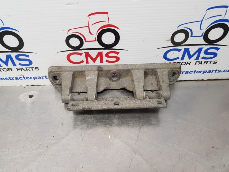 Deutz Agrotron M620, M, 6 Bonnet, Hood Hinge Support Assy 0.013.0881.0/40 - Body and exterior: picture 4 Deutz Agrotron M620, M, 6 Bonnet, Hood Hinge Support Assy 0.013.0881.0/40 - Body and exterior: picture 4