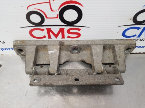 Deutz Agrotron M620, M, 6 Bonnet, Hood Hinge Support Assy 0.013.0881.0/40 - Body and exterior: picture 5 Deutz Agrotron M620, M, 6 Bonnet, Hood Hinge Support Assy 0.013.0881.0/40 - Body and exterior: picture 5