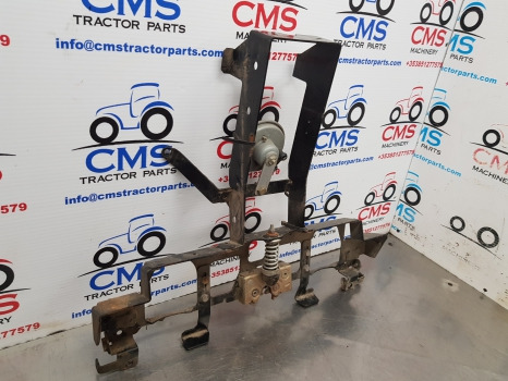 Deutz Agrotron M620, M, 6 Bonnet, Hood Hinge Support Lock 0.013.0111.3/40 - Body and exterior: picture 5 Deutz Agrotron M620, M, 6 Bonnet, Hood Hinge Support Lock 0.013.0111.3/40 - Body and exterior: picture 5