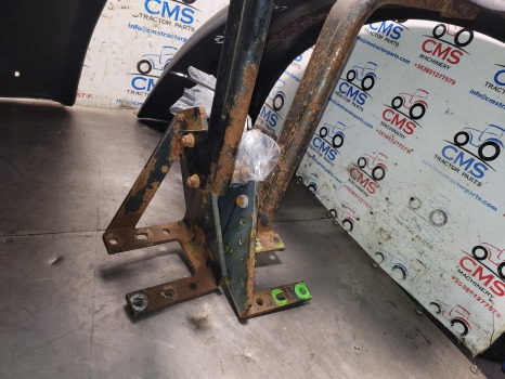 Deutz Agrotron Series 135, 120, 150, 6.05, 6.30 Ser Front Mudguard Bracket Kit 04416250 - Fender: picture 2 Deutz Agrotron Series 135, 120, 150, 6.05, 6.30 Ser Front Mudguard Bracket Kit 04416250 - Fender: picture 2