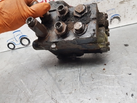 Deutz Dx110, Dx85, Dx90, Dx120 Hydraulic Spool Valve Kit Assy 04334431, 4320689 - Hydraulic valve for Farm tractor: picture 5 Deutz Dx110, Dx85, Dx90, Dx120 Hydraulic Spool Valve Kit Assy 04334431, 4320689 - Hydraulic valve for Farm tractor: picture 5
