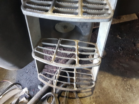 Deutz Fahr Agrotron M620,ttv,mk3, Cab Footstep 04428714.4/10 - Footstep: picture 4 Deutz Fahr Agrotron M620,ttv,mk3, Cab Footstep 04428714.4/10 - Footstep: picture 4