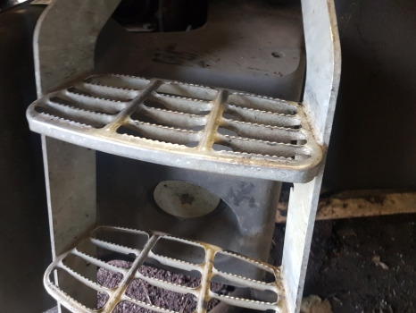 Deutz Fahr Agrotron M620,ttv,mk3, Cab Footstep 04428714.4/10 - Footstep: picture 3 Deutz Fahr Agrotron M620,ttv,mk3, Cab Footstep 04428714.4/10 - Footstep: picture 3