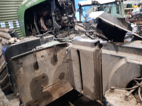 Fendt 928 Fuel Tank Main H931202060100 - Fuel tank: picture 4 Fendt 928 Fuel Tank Main H931202060100 - Fuel tank: picture 4