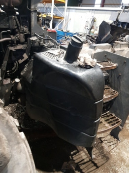 Fendt 928 Fuel Tank Main H931202060100 - Fuel tank: picture 1 Fendt 928 Fuel Tank Main H931202060100 - Fuel tank: picture 1