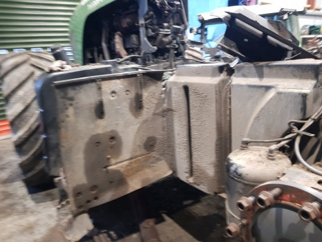 Fendt 928 Fuel Tank Main H931202060100 - Fuel tank: picture 3 Fendt 928 Fuel Tank Main H931202060100 - Fuel tank: picture 3