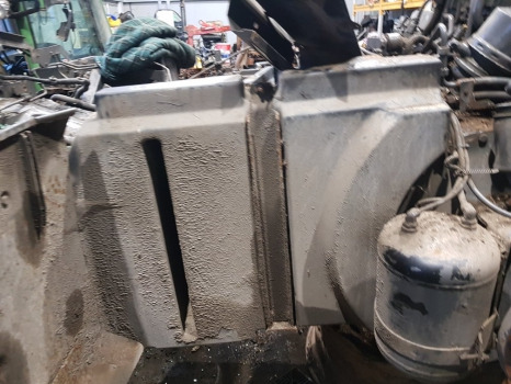 Fendt 928 Fuel Tank Main H931202060100 - Fuel tank: picture 2 Fendt 928 Fuel Tank Main H931202060100 - Fuel tank: picture 2