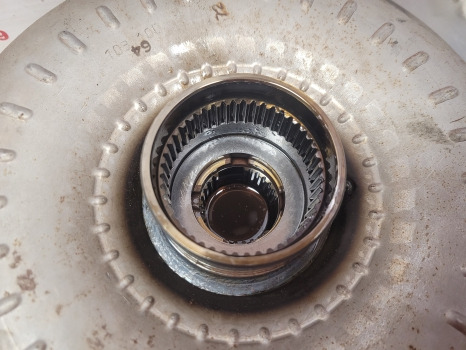 Fermec 660 Transmission Torque Converter 103100, 103 100, 103-100, 103/100 - Transmission for Agricultural machinery: picture 3 Fermec 660 Transmission Torque Converter 103100, 103 100, 103-100, 103/100 - Transmission for Agricultural machinery: picture 3