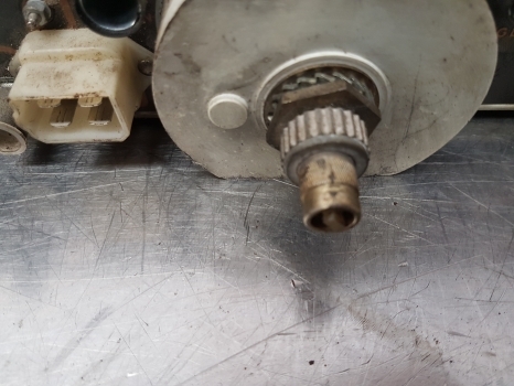 Fiat 66, 90, 93 Series 90-90, 100-90 Instrument Cluster Clock 5125046, 5105878 - Lights/ Lighting for Farm tractor: picture 5 Fiat 66, 90, 93 Series 90-90, 100-90 Instrument Cluster Clock 5125046, 5105878 - Lights/ Lighting for Farm tractor: picture 5