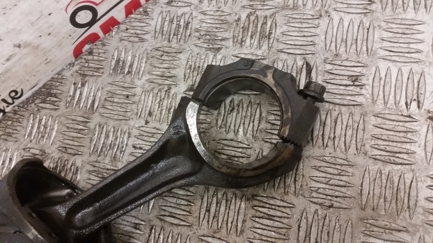 Fiat, Ford F, 90, 93, 94, L, 35, Tl F140 Piston And Con Rod 1930914, 98461753 - Piston/ Ring/ Bushing for Farm tractor: picture 3 Fiat, Ford F, 90, 93, 94, L, 35, Tl F140 Piston And Con Rod 1930914, 98461753 - Piston/ Ring/ Bushing for Farm tractor: picture 3