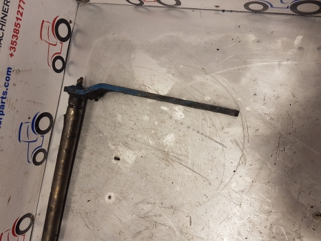 Ford 10 Series 7810, 7910, 8210 Clutch Control Shaft E7nn7503aa, 83960498 - Clutch and parts for Agricultural machinery: picture 3 Ford 10 Series 7810, 7910, 8210 Clutch Control Shaft E7nn7503aa, 83960498 - Clutch and parts for Agricultural machinery: picture 3