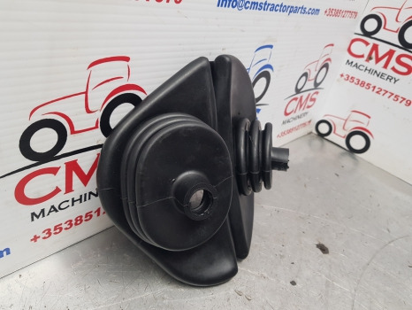 Ford 10, Tw 6610, 6810 Q Cab Gear Lever Gaiter Rubber Cover Boot E3nn7z066aa - Cab and interior for Agricultural machinery: picture 2 Ford 10, Tw 6610, 6810 Q Cab Gear Lever Gaiter Rubber Cover Boot E3nn7z066aa - Cab and interior for Agricultural machinery: picture 2