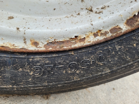 Ford 2600, 3600, 4600, 4000 Pair Front Wheel Rim And Tyre 7.50-16 Original Fomoco - Wheel and tire package: picture 3 Ford 2600, 3600, 4600, 4000 Pair Front Wheel Rim And Tyre 7.50-16 Original Fomoco - Wheel and tire package: picture 3