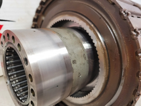 Ford 40 New Holland Ts 40 Series 7740 Rear Clutch Shaft Kit 82036853, 81871383 - Clutch and parts: picture 3 Ford 40 New Holland Ts 40 Series 7740 Rear Clutch Shaft Kit 82036853, 81871383 - Clutch and parts: picture 3