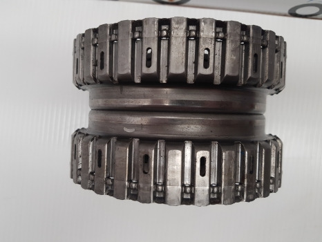 Ford 40 Series, Ts, 8240, 7840, Transmission Clutch Housing Front F0nn7r037ac - Clutch and parts: picture 4 Ford 40 Series, Ts, 8240, 7840, Transmission Clutch Housing Front F0nn7r037ac - Clutch and parts: picture 4