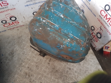 Ford 4000, 4600 Fuel Tank 83935630, E2nn9002ba, E3nn9002kb - Fuel tank for Farm tractor: picture 4 Ford 4000, 4600 Fuel Tank 83935630, E2nn9002ba, E3nn9002kb - Fuel tank for Farm tractor: picture 4