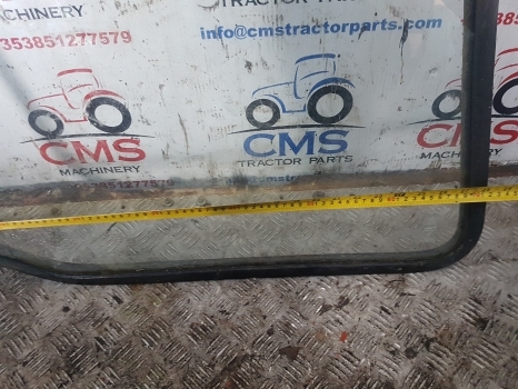 Ford 4600, Tw, 600, 700 Series Q Cab Door Glass Upper Rh&lh With Seal 83914255 - Window and parts for Farm tractor: picture 3 Ford 4600, Tw, 600, 700 Series Q Cab Door Glass Upper Rh&lh With Seal 83914255 - Window and parts for Farm tractor: picture 3