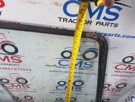 Ford 4600, Tw, 600, 700 Series Q Cab Door Glass Upper Rh&lh With Seal 83914255 - Window and parts for Farm tractor: picture 4 Ford 4600, Tw, 600, 700 Series Q Cab Door Glass Upper Rh&lh With Seal 83914255 - Window and parts for Farm tractor: picture 4