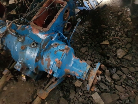Ford 4830, 5030 N Rear Axle, Backend, Front Axle Nut Ford 4830 N: Narrow Type - Axle and parts for Farm tractor: picture 3 Ford 4830, 5030 N Rear Axle, Backend, Front Axle Nut Ford 4830 N: Narrow Type - Axle and parts for Farm tractor: picture 3