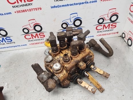Ford 655, 655a, 550, 555, 555a Digger Loader Control Hydraulic Valve Complete - Hydraulic valve for Backhoe loader: picture 1 Ford 655, 655a, 550, 555, 555a Digger Loader Control Hydraulic Valve Complete - Hydraulic valve for Backhoe loader: picture 1