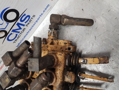 Ford 655, 655a, 550, 555, 555a Digger Loader Control Hydraulic Valve Complete - Hydraulic valve for Backhoe loader: picture 5 Ford 655, 655a, 550, 555, 555a Digger Loader Control Hydraulic Valve Complete - Hydraulic valve for Backhoe loader: picture 5