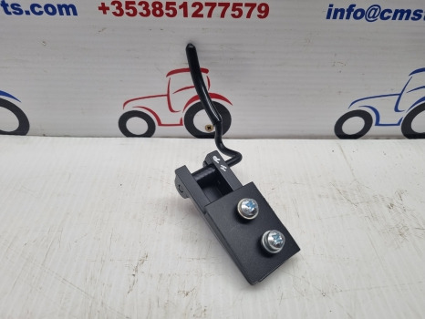 Ford 6610,7410, 5610, Tw Q Cab Rear Window Latch Rh 83909518, D6nn9440860a - Door and parts: picture 3 Ford 6610,7410, 5610, Tw Q Cab Rear Window Latch Rh 83909518, D6nn9440860a - Door and parts: picture 3
