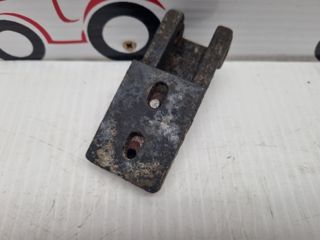 Ford 6610 Q Cab Rear Window Latch Lh/rh 83909519, D6nn94408n01a,83909518 - Door and parts: picture 5 Ford 6610 Q Cab Rear Window Latch Lh/rh 83909519, D6nn94408n01a,83909518 - Door and parts: picture 5