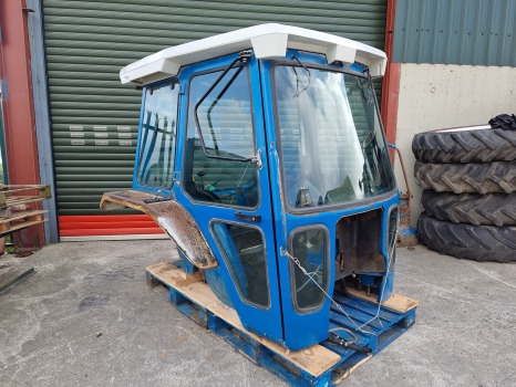 Ford 7810, 7910, 8210, Complete Super Q Cab Series 2, Complete Cab Cab No60 - Cab: picture 1 Ford 7810, 7910, 8210, Complete Super Q Cab Series 2, Complete Cab Cab No60 - Cab: picture 1